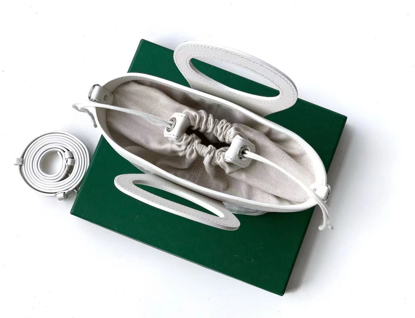 Goyard ゴヤール バッグ