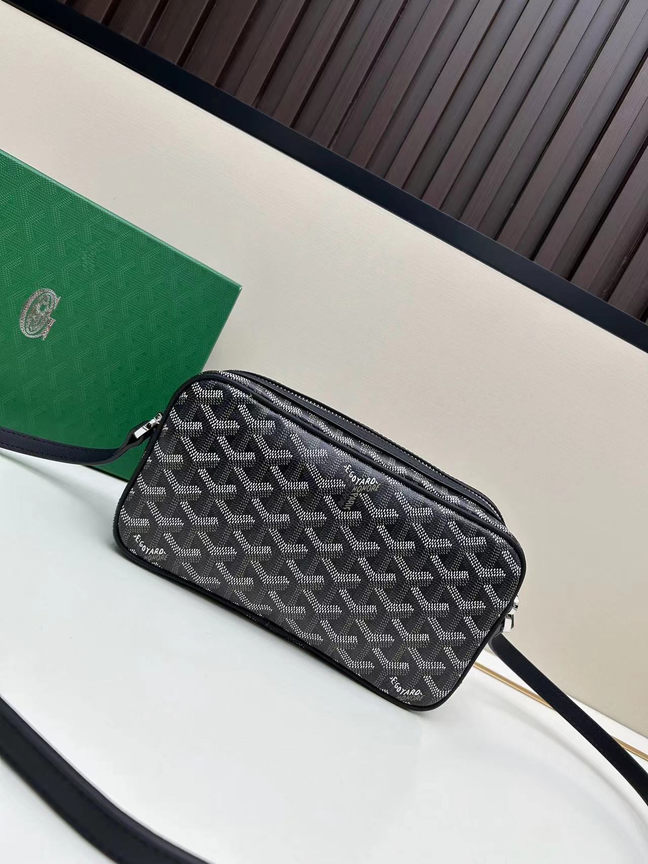 Goyard ゴヤール バッグ