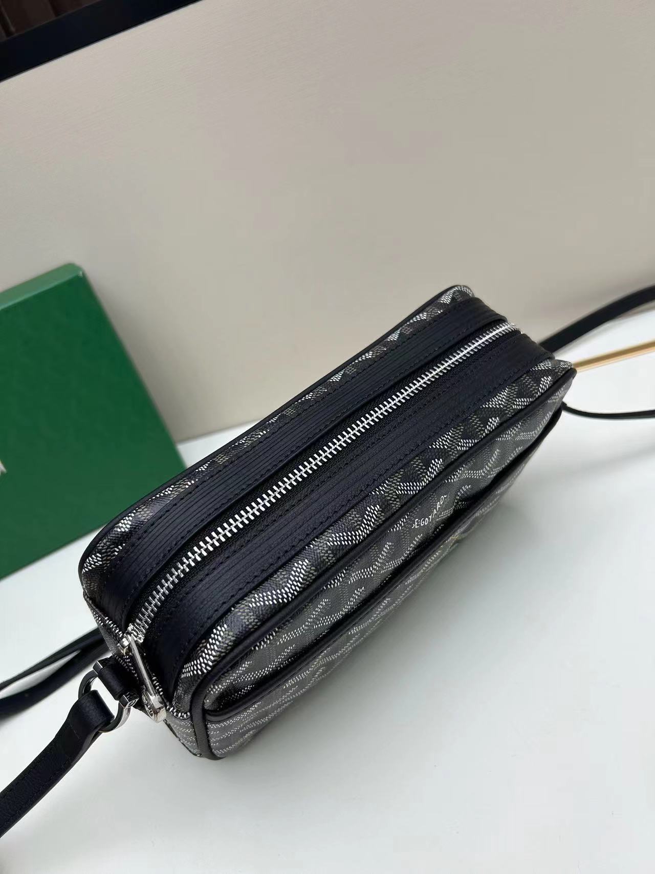 Goyard ゴヤール バッグ