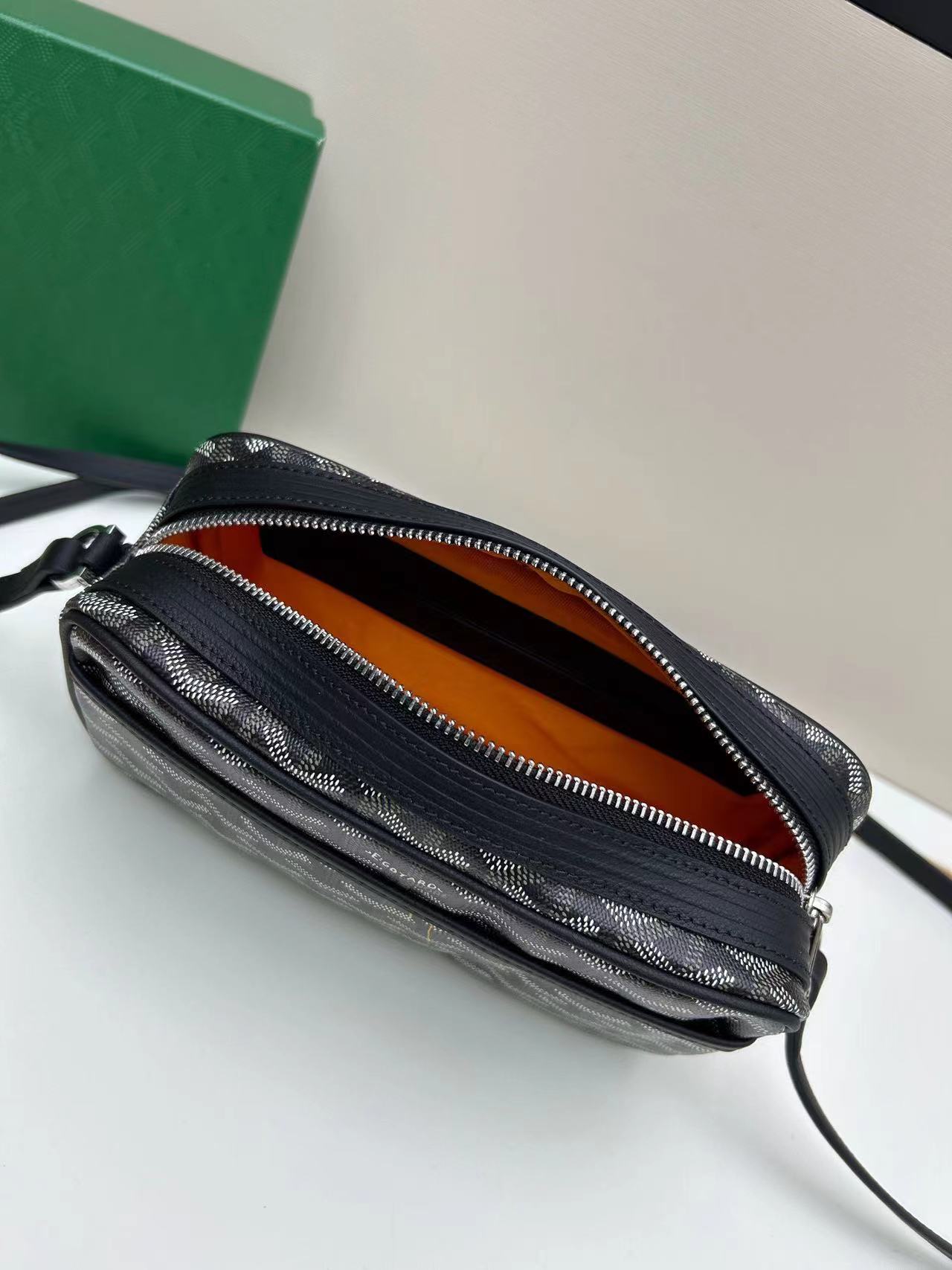 Goyard ゴヤール バッグ