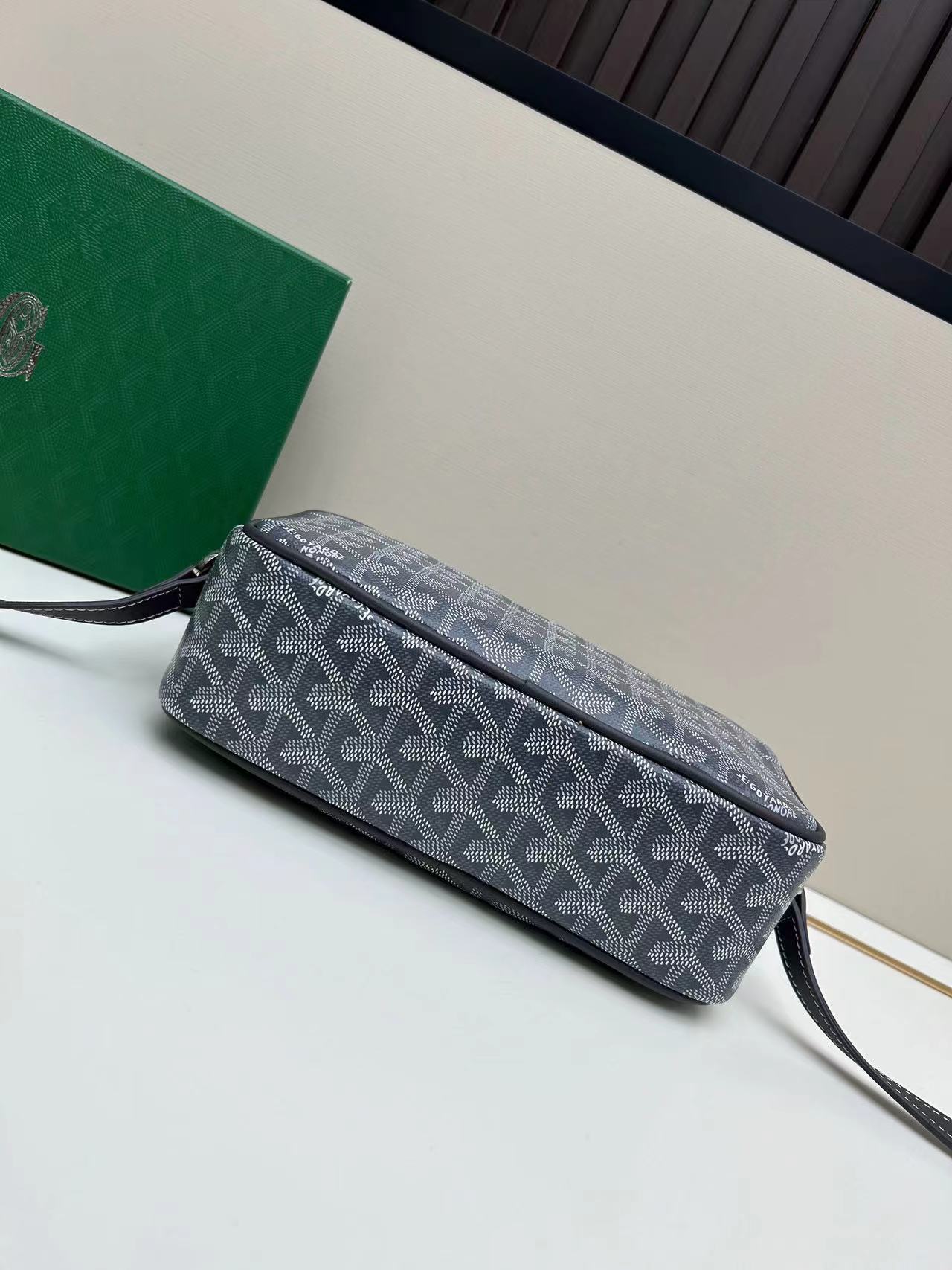 Goyard ゴヤール バッグ