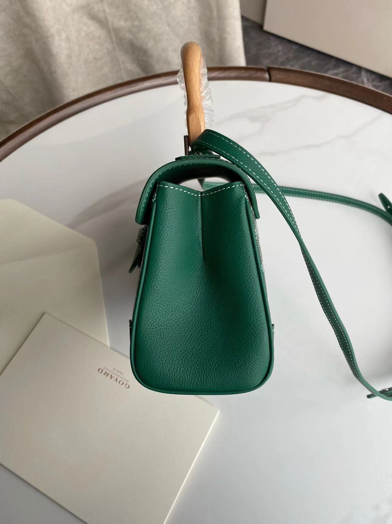 Goyard ゴヤール バッグ