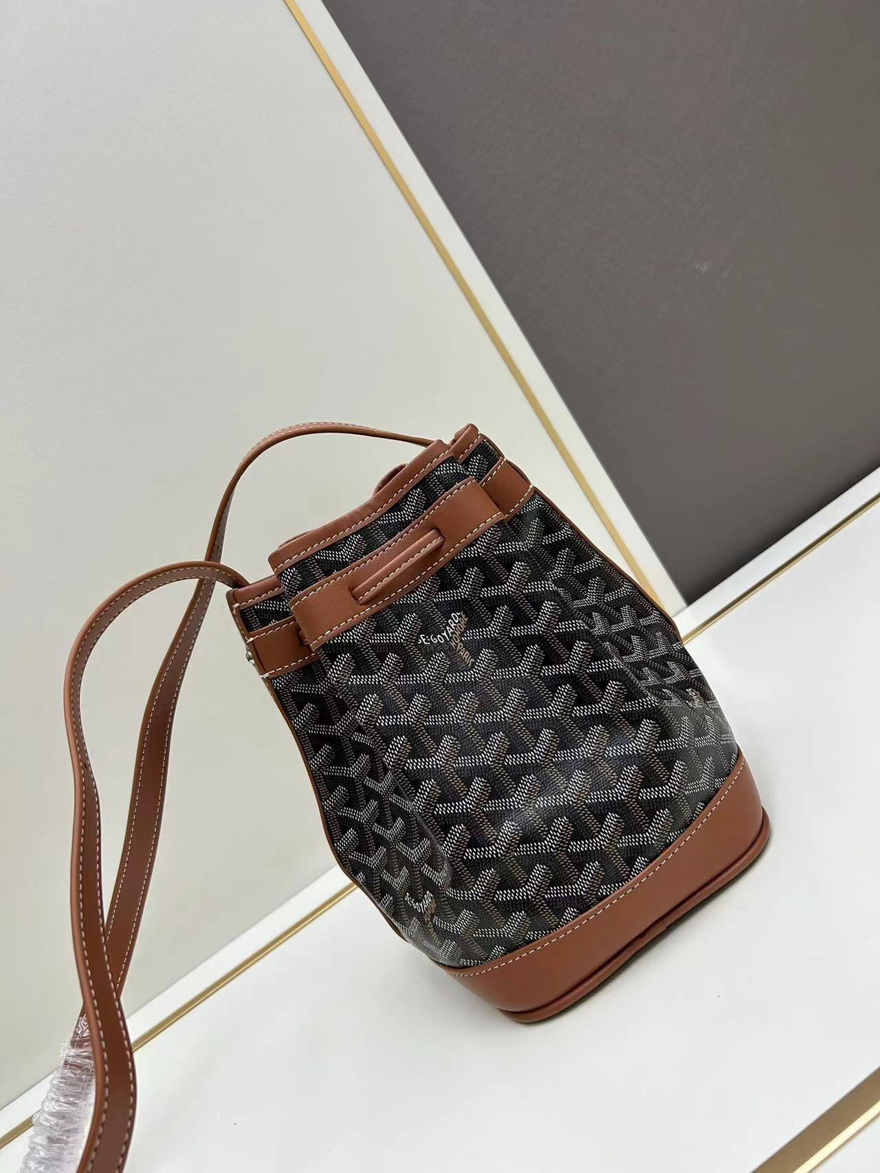 Goyard ゴヤール バッグ