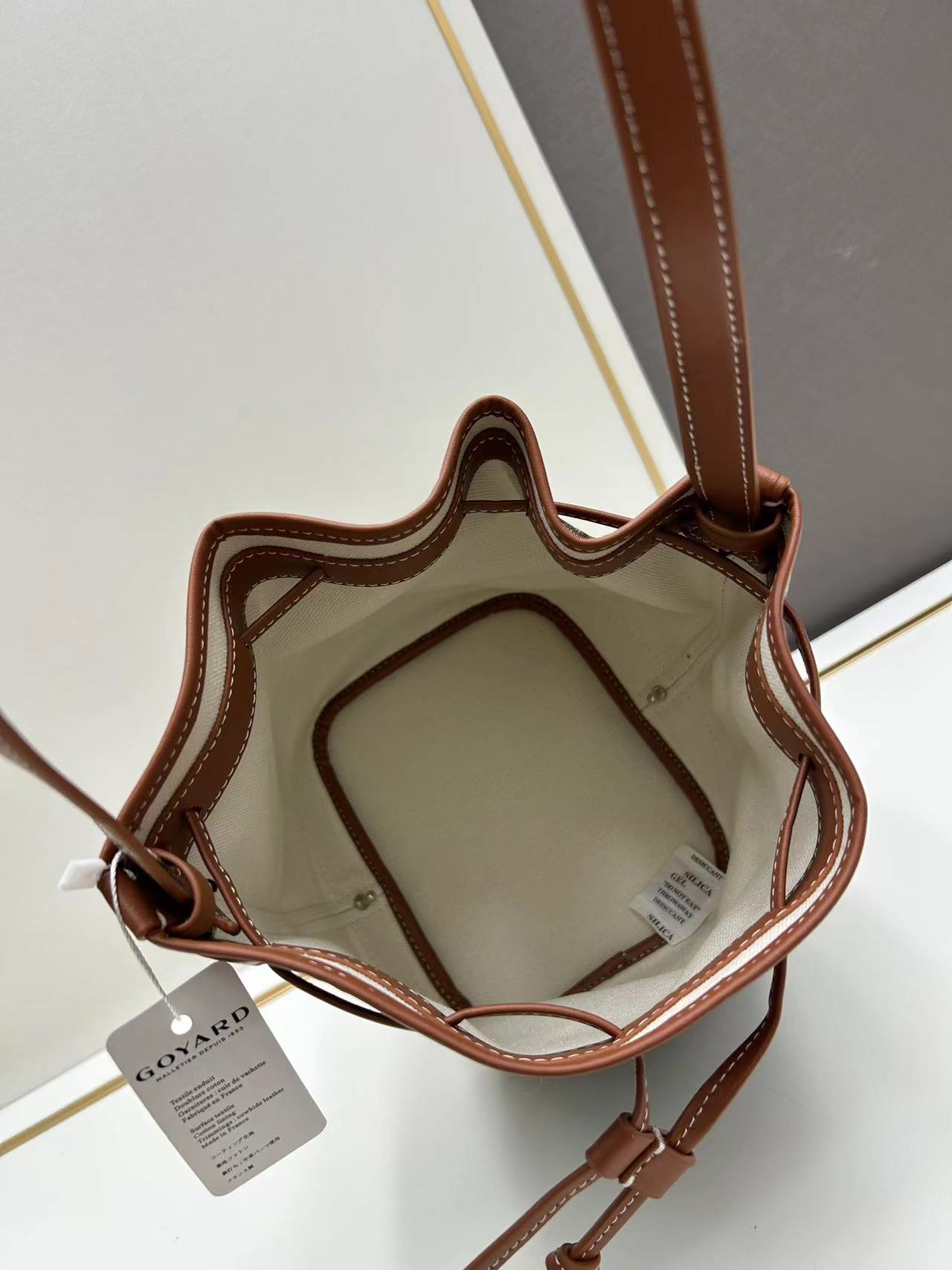 Goyard ゴヤール バッグ