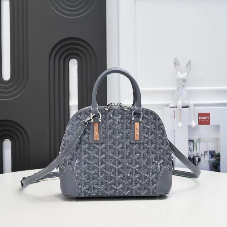 Goyard ゴヤール バッグ