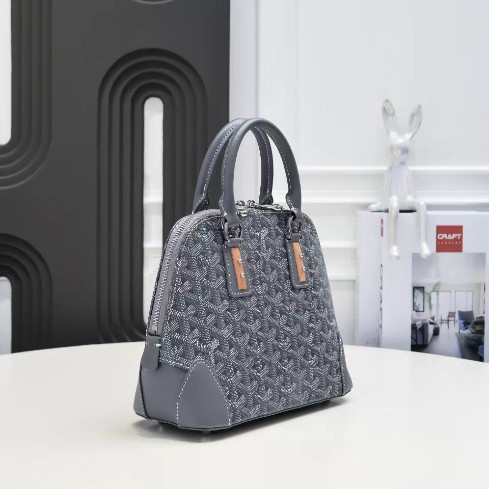 Goyard ゴヤール バッグ
