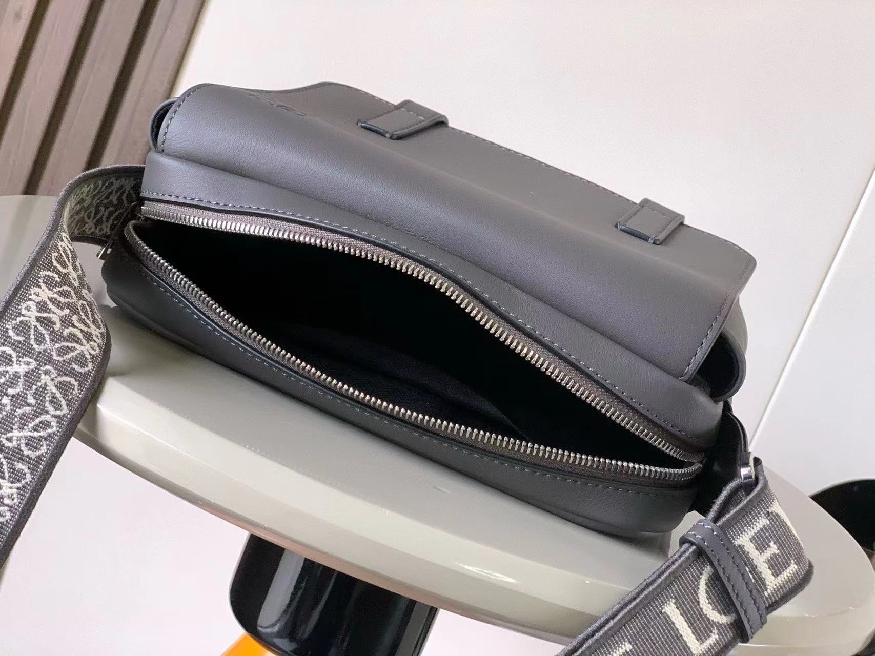 Loewe ロエベ バッグ