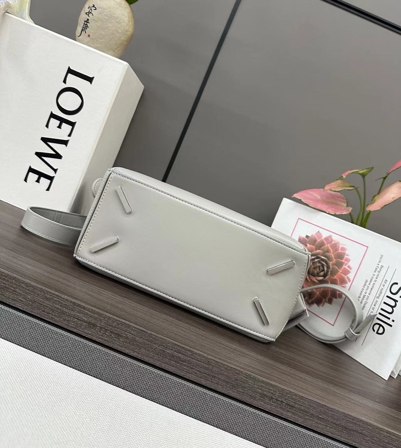 Loewe ロエベ バッグ