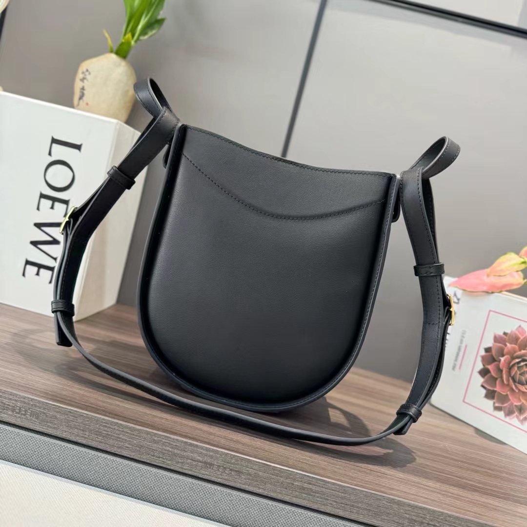 Loewe ロエベ バッグ