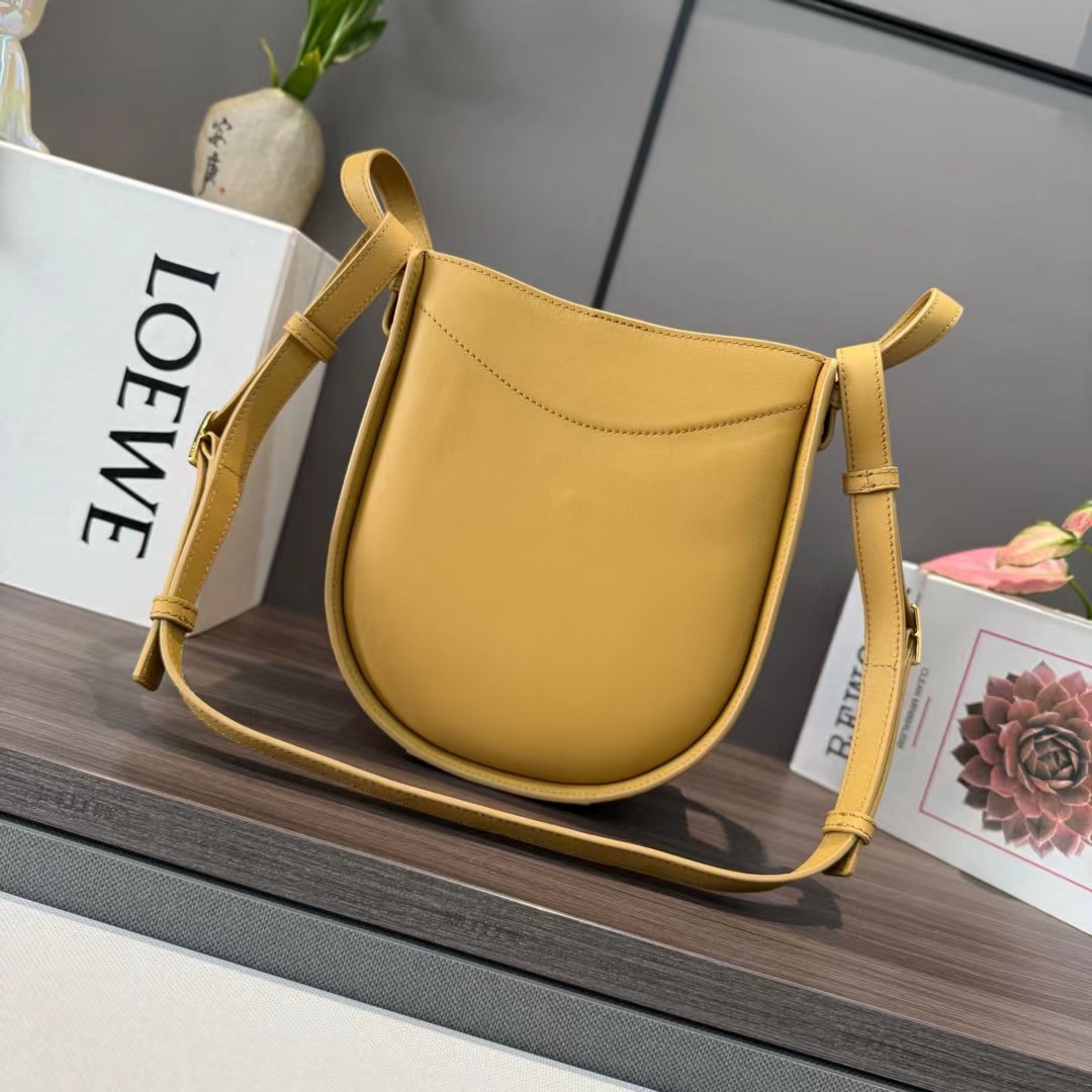 Loewe ロエベ バッグ