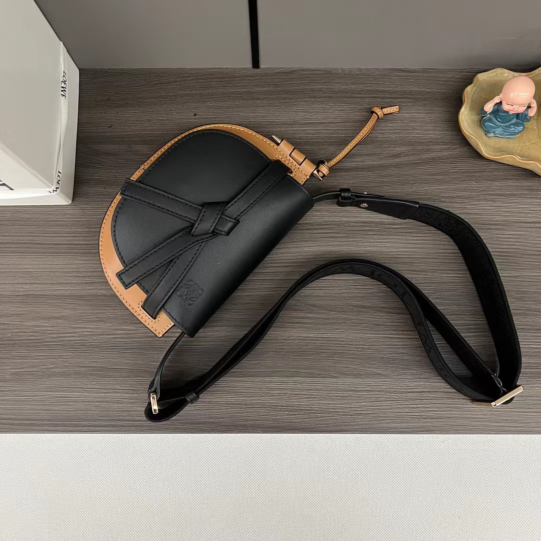Loewe ロエベ バッグ