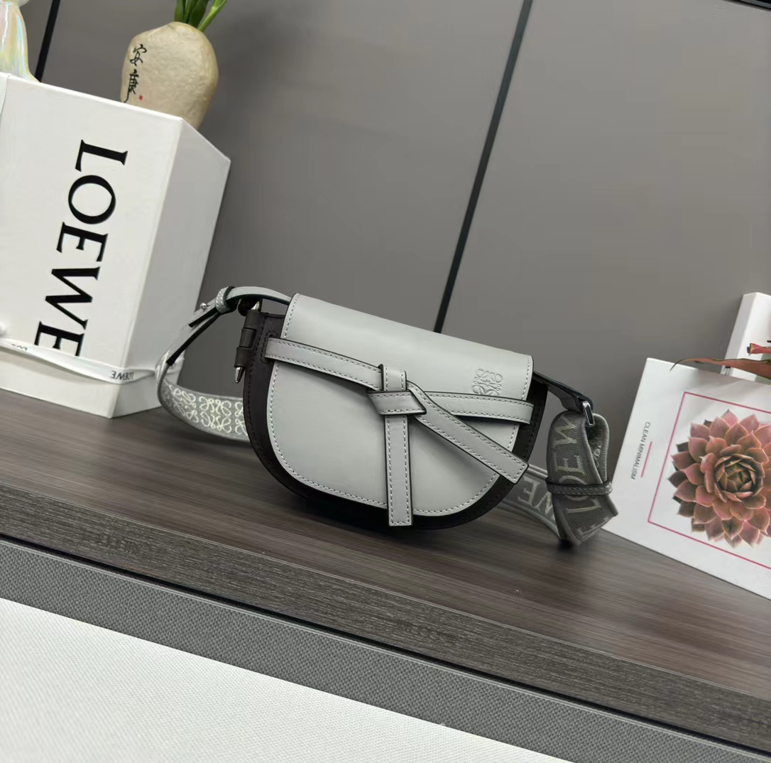 Loewe ロエベ バッグ