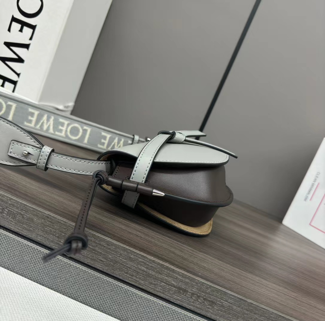 Loewe ロエベ バッグ