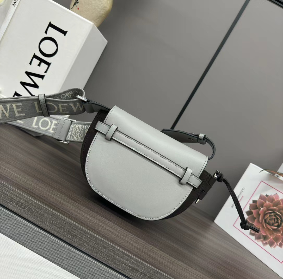 Loewe ロエベ バッグ