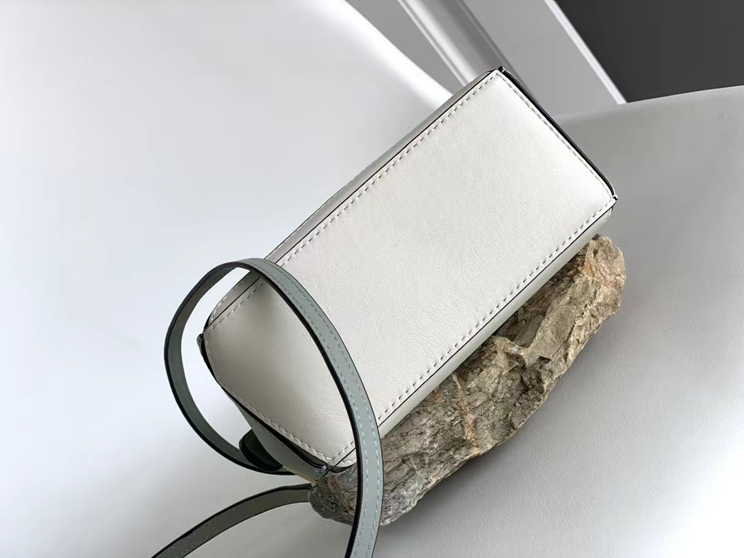 Loewe ロエベ バッグ