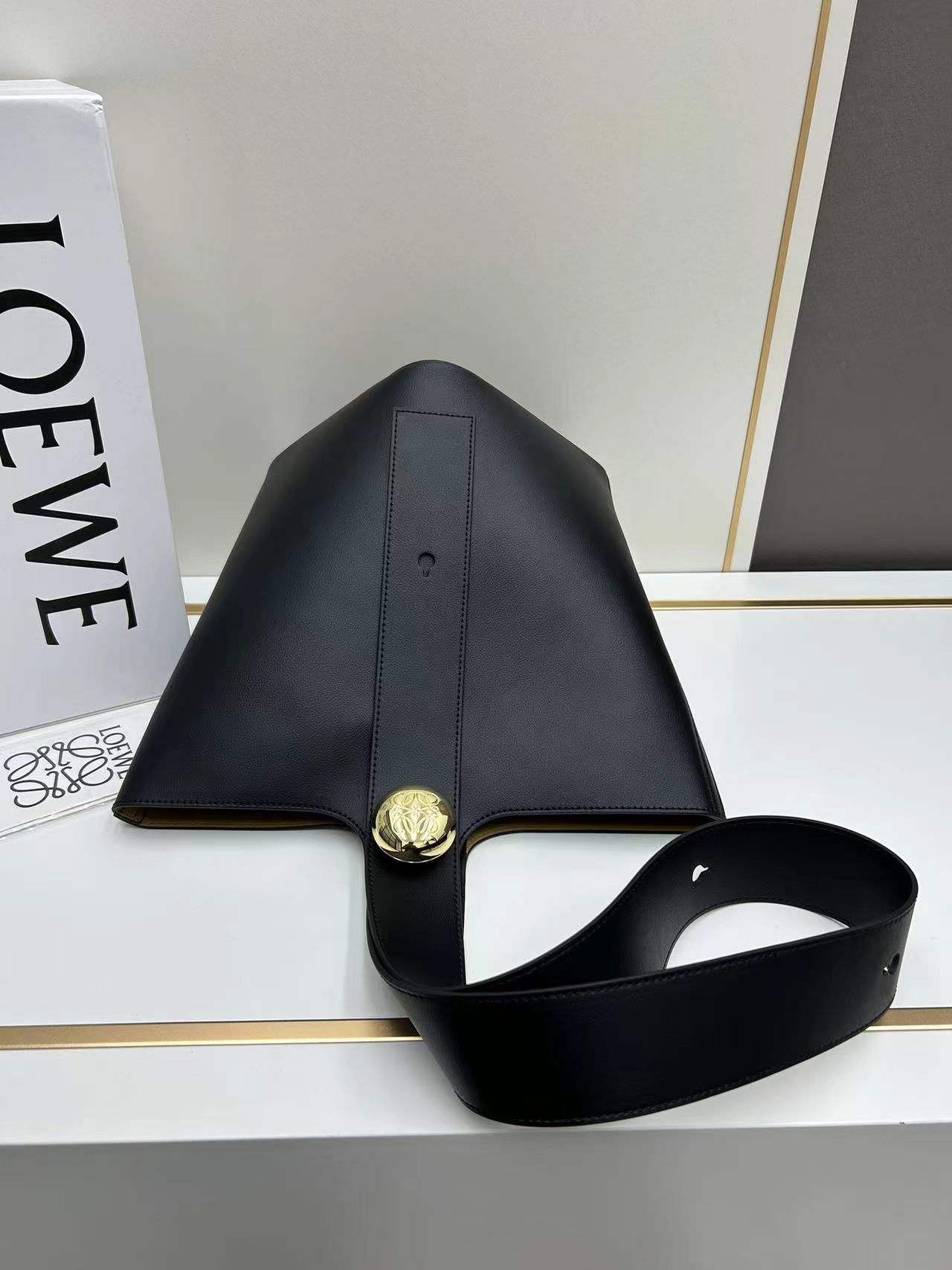 Loewe ロエベ バッグ