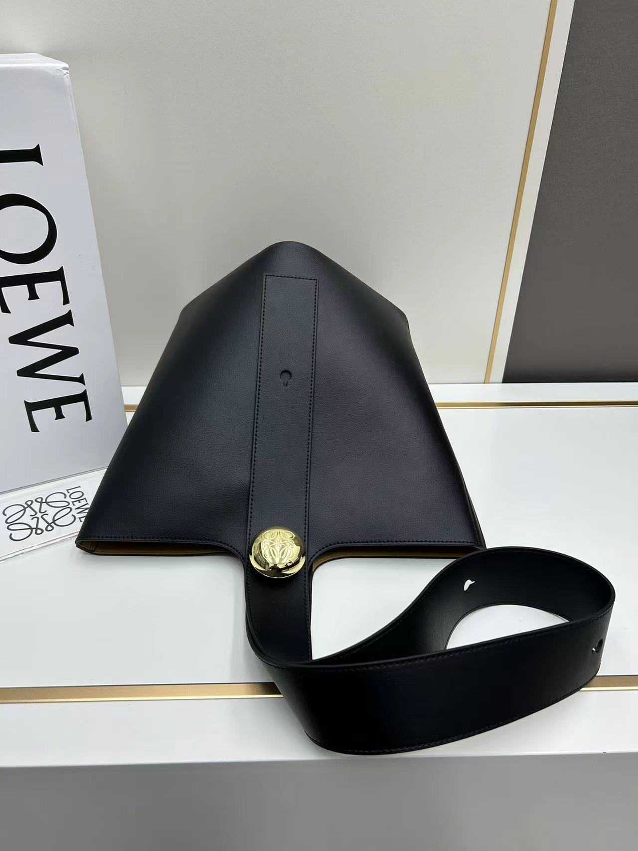 Loewe ロエベ バッグ