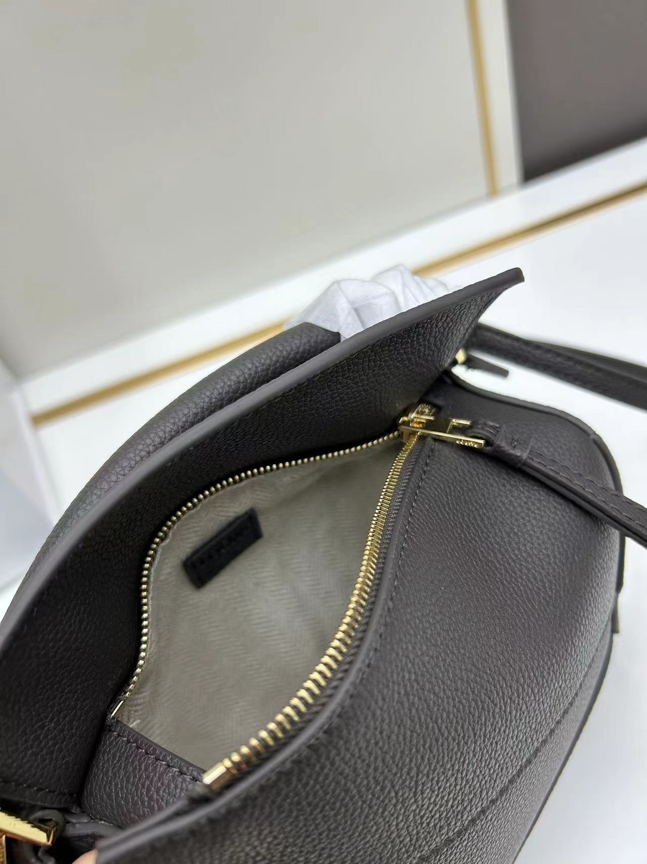 Loewe ロエベ バッグ