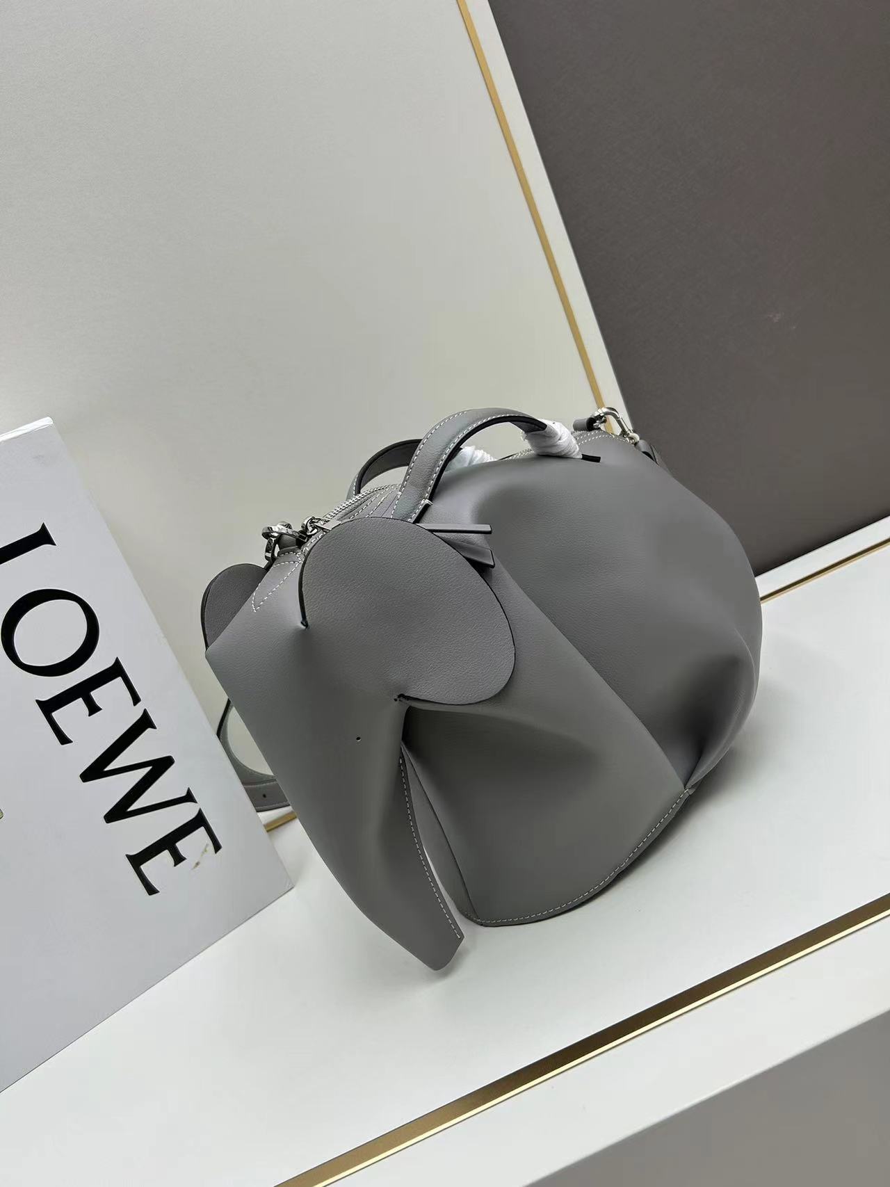 Loewe ロエベ バッグ