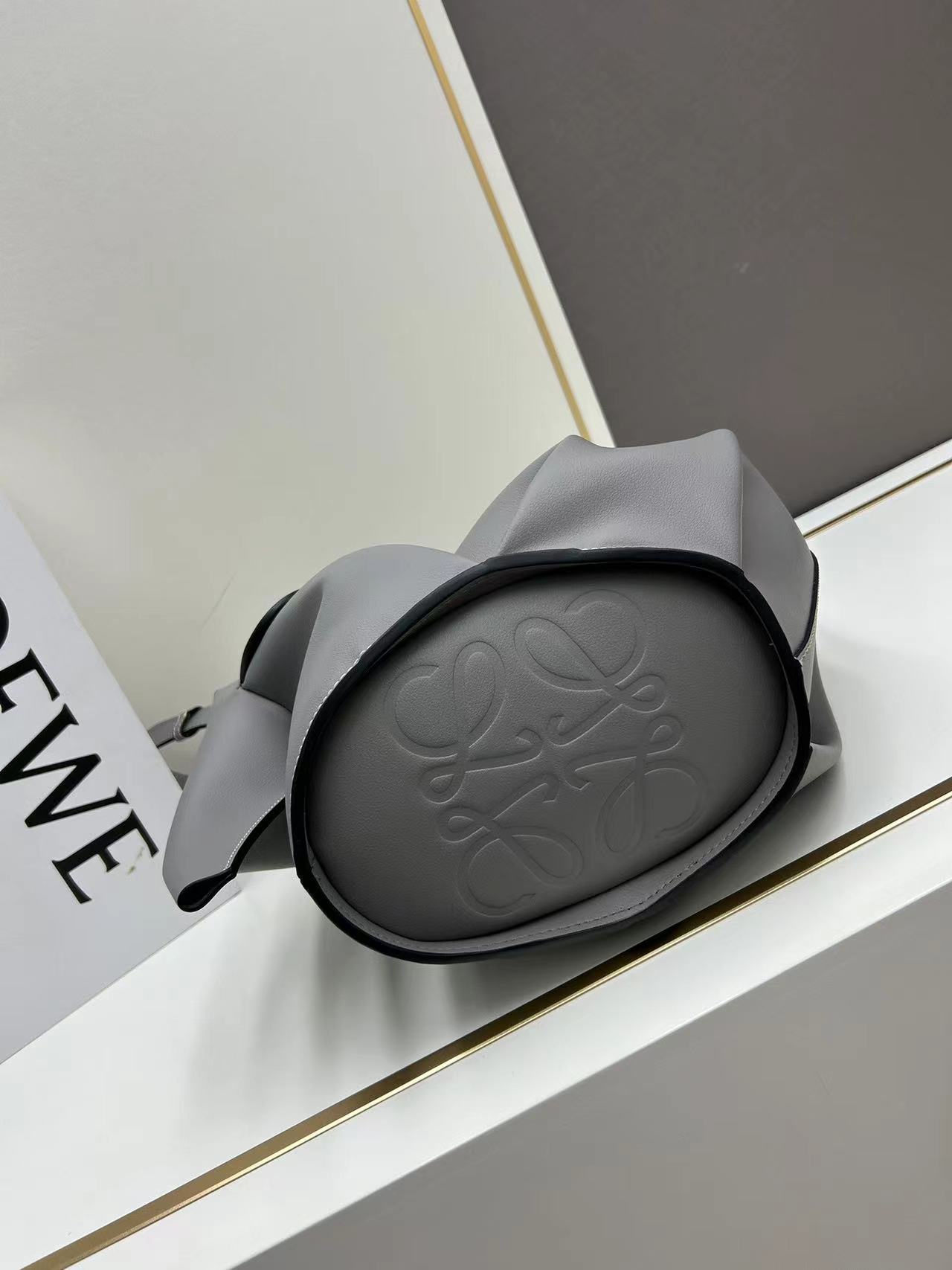 Loewe ロエベ バッグ