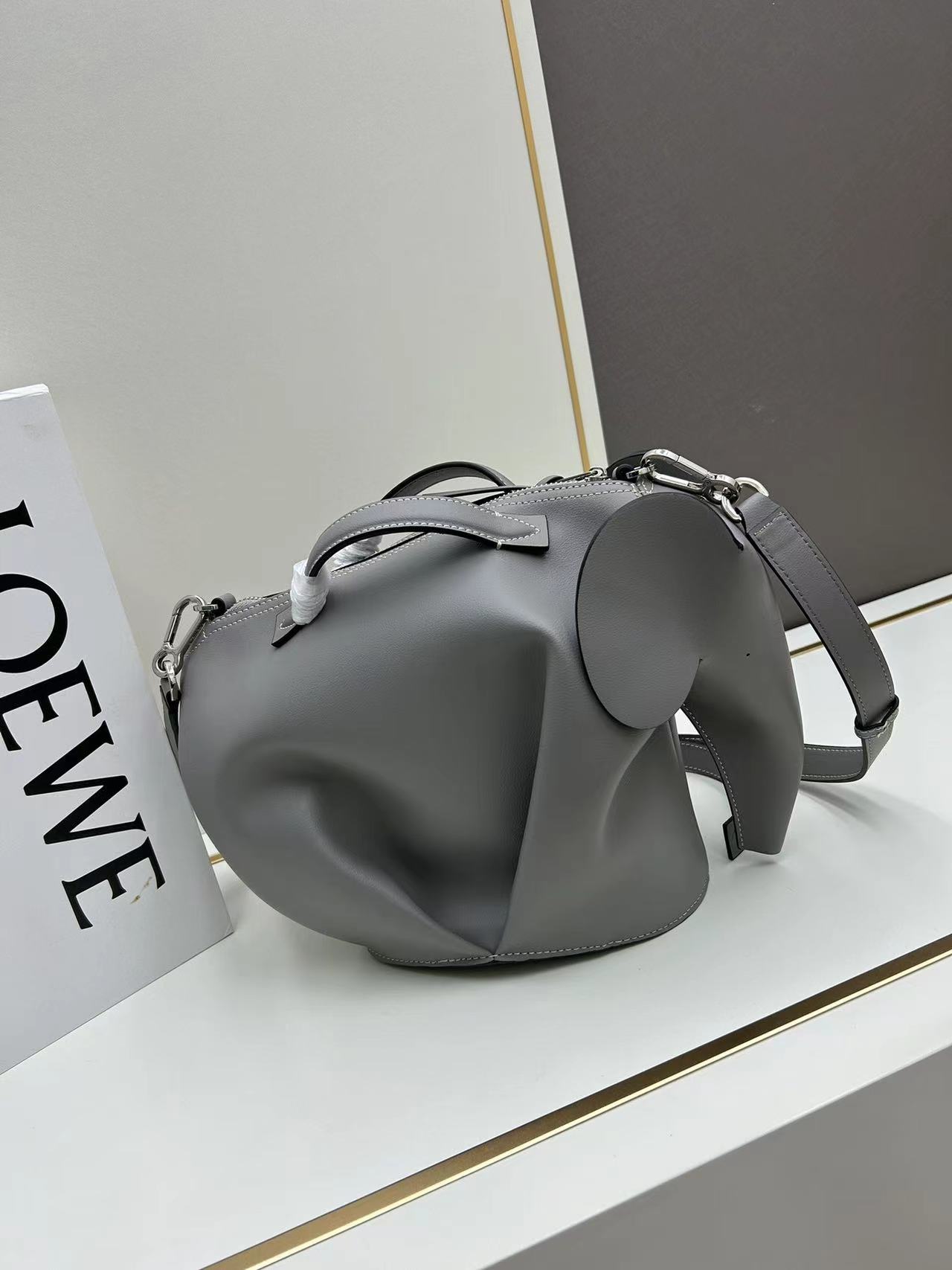 Loewe ロエベ バッグ