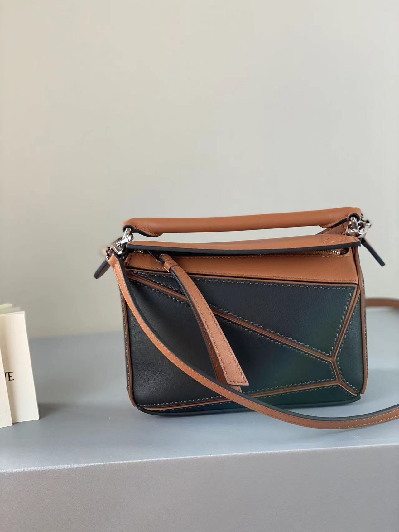 Loewe ロエベ バッグ