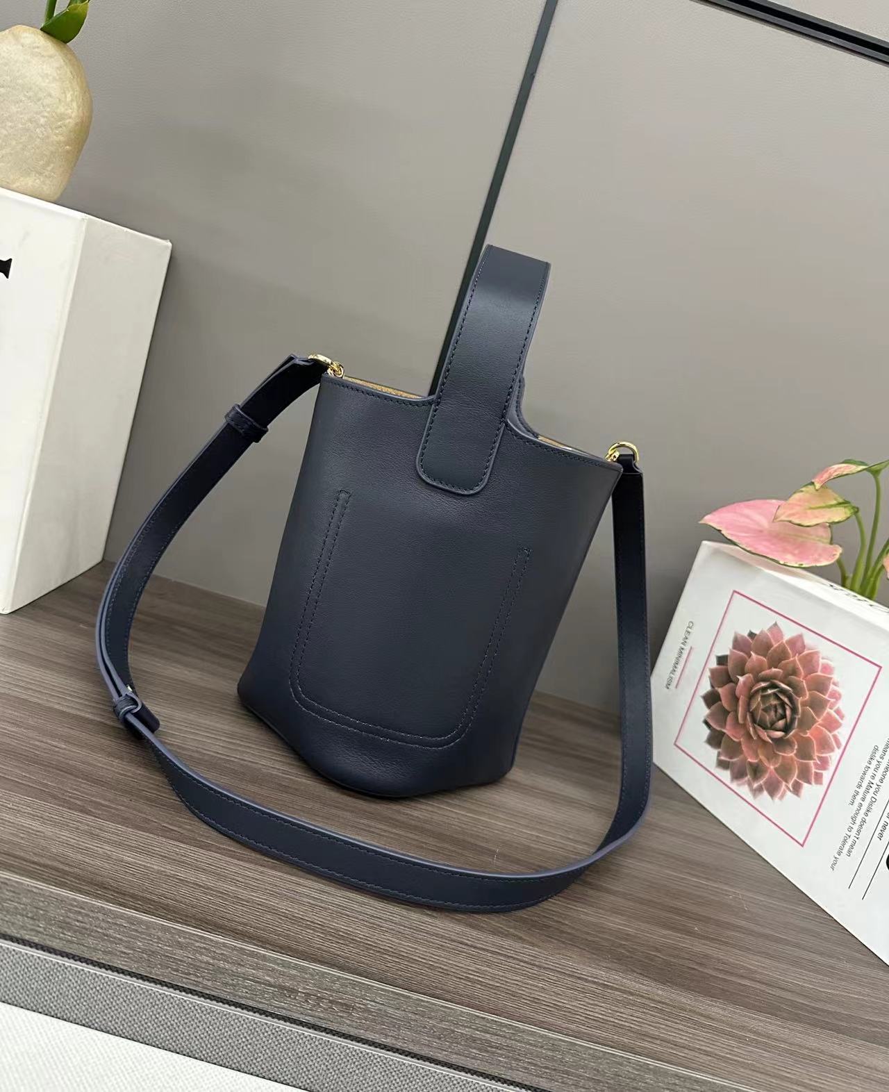 Loewe ロエベ バッグ