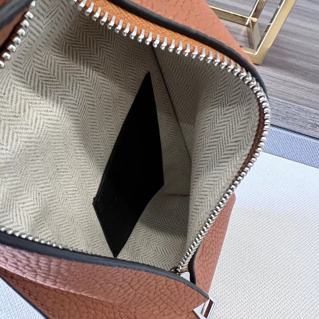 Loewe ロエベ バッグ