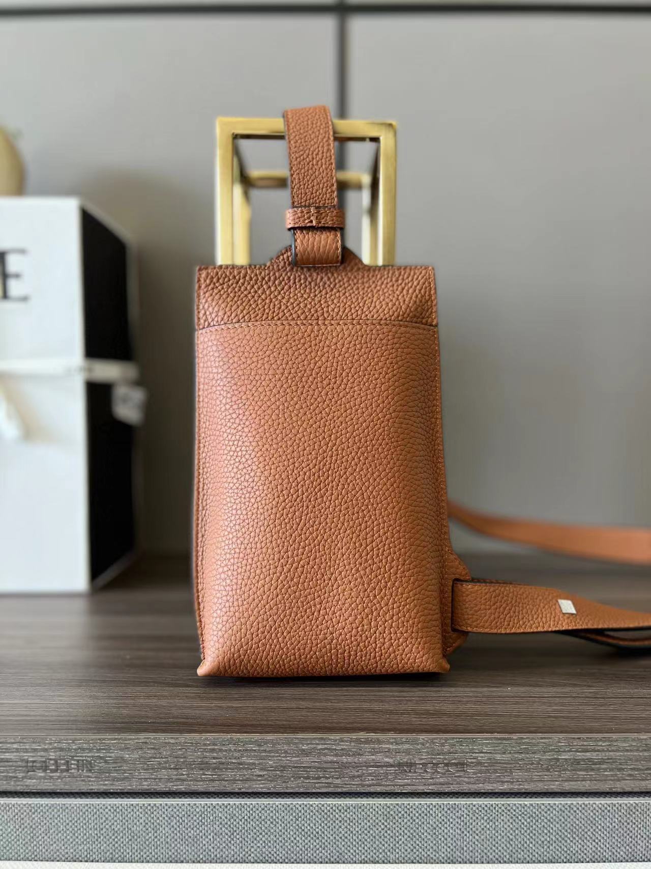 Loewe ロエベ バッグ