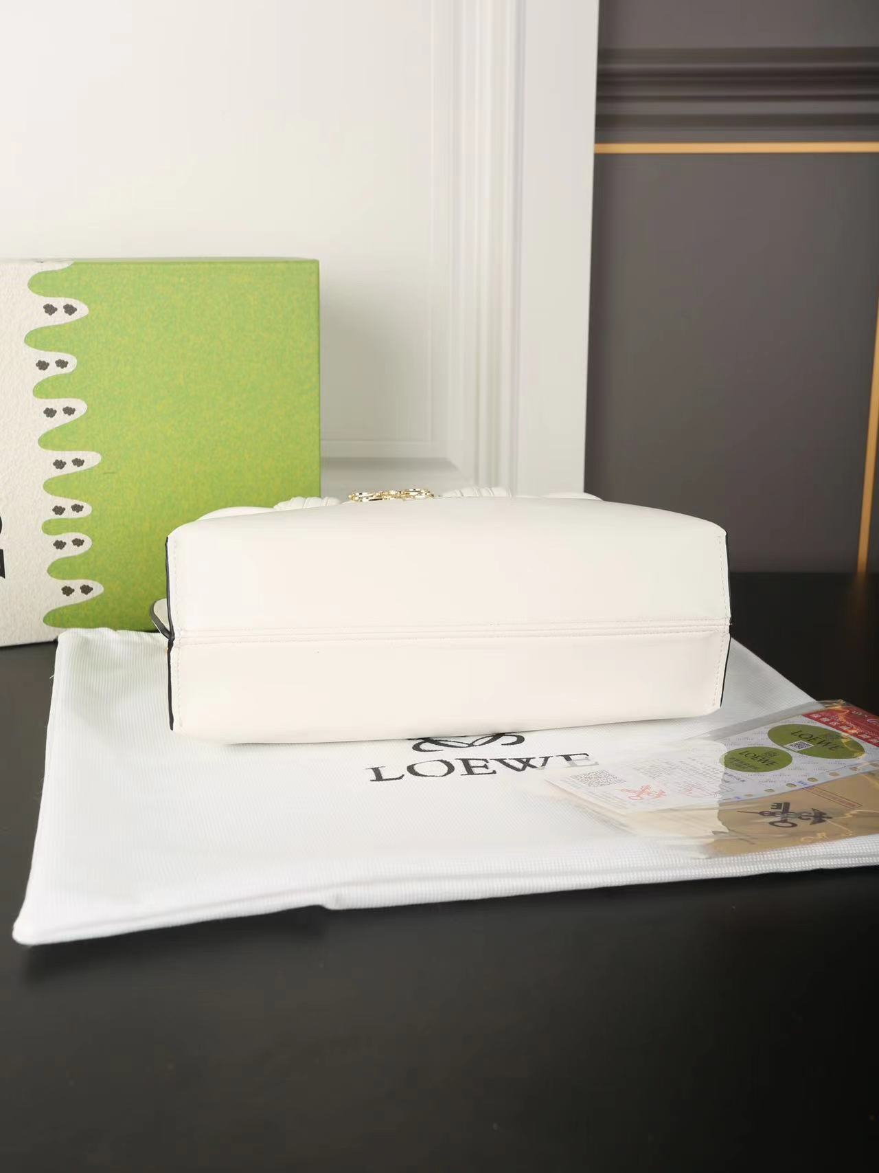 Loewe ロエベ バッグ