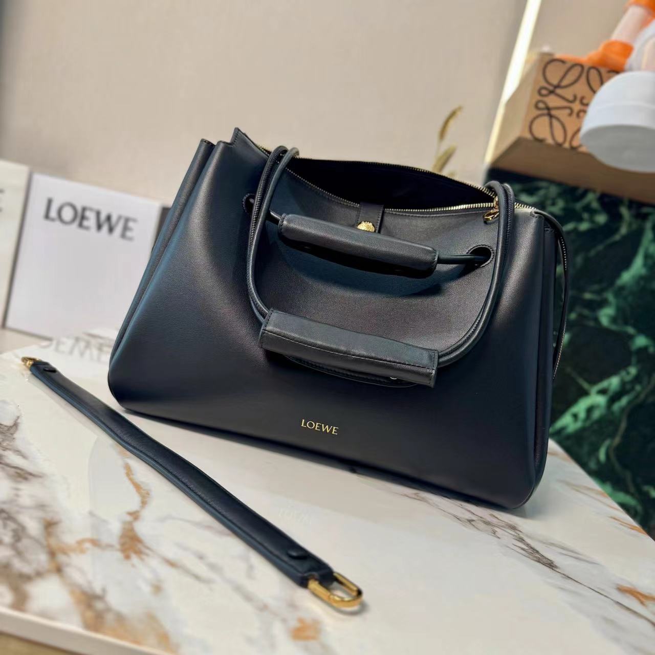 Loewe ロエベ バッグ