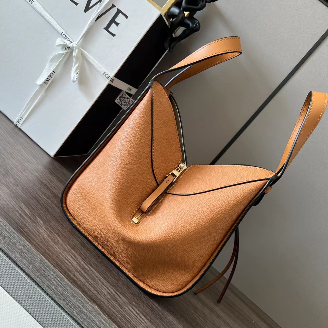 Loewe ロエベ バッグ