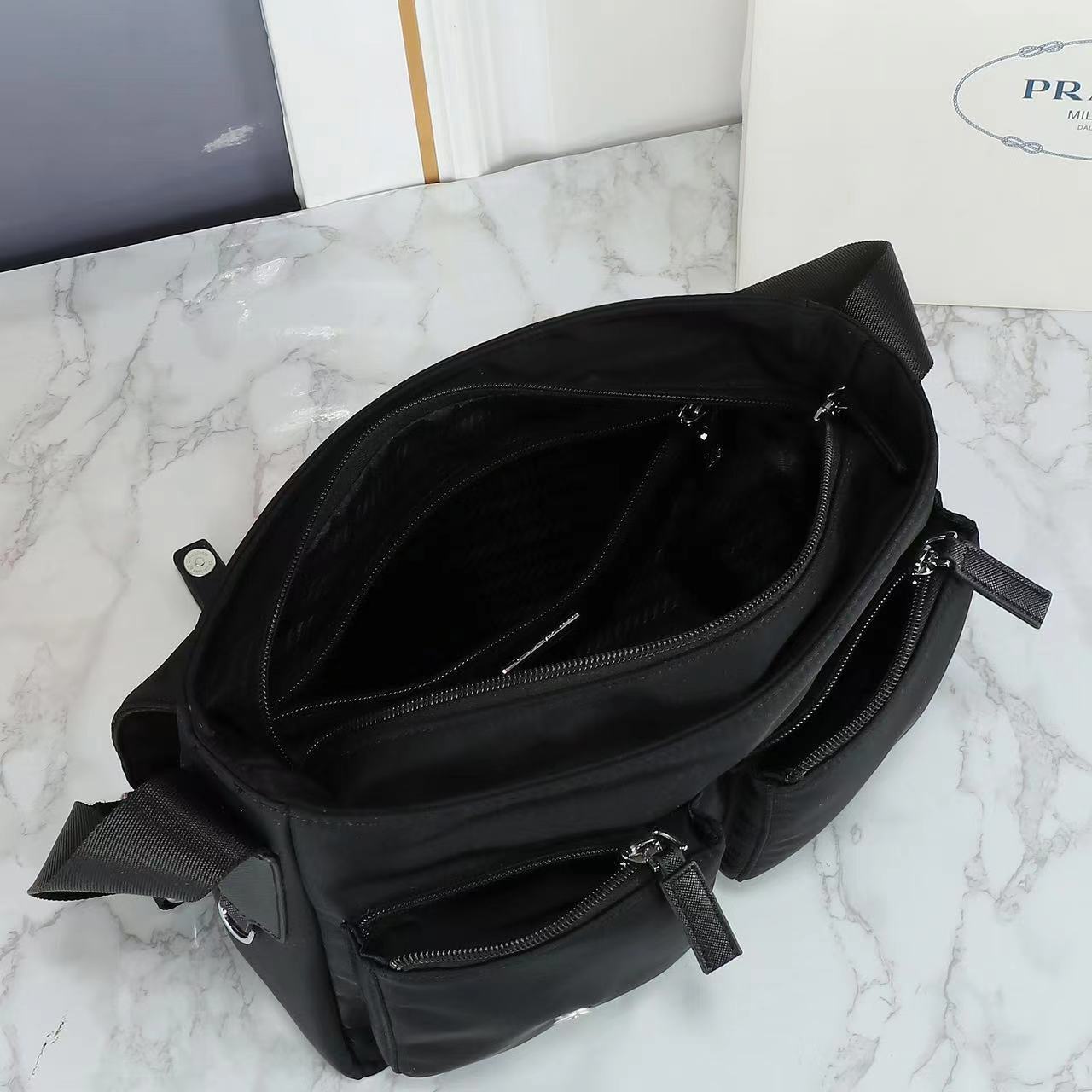 Prada プラダ バッグ