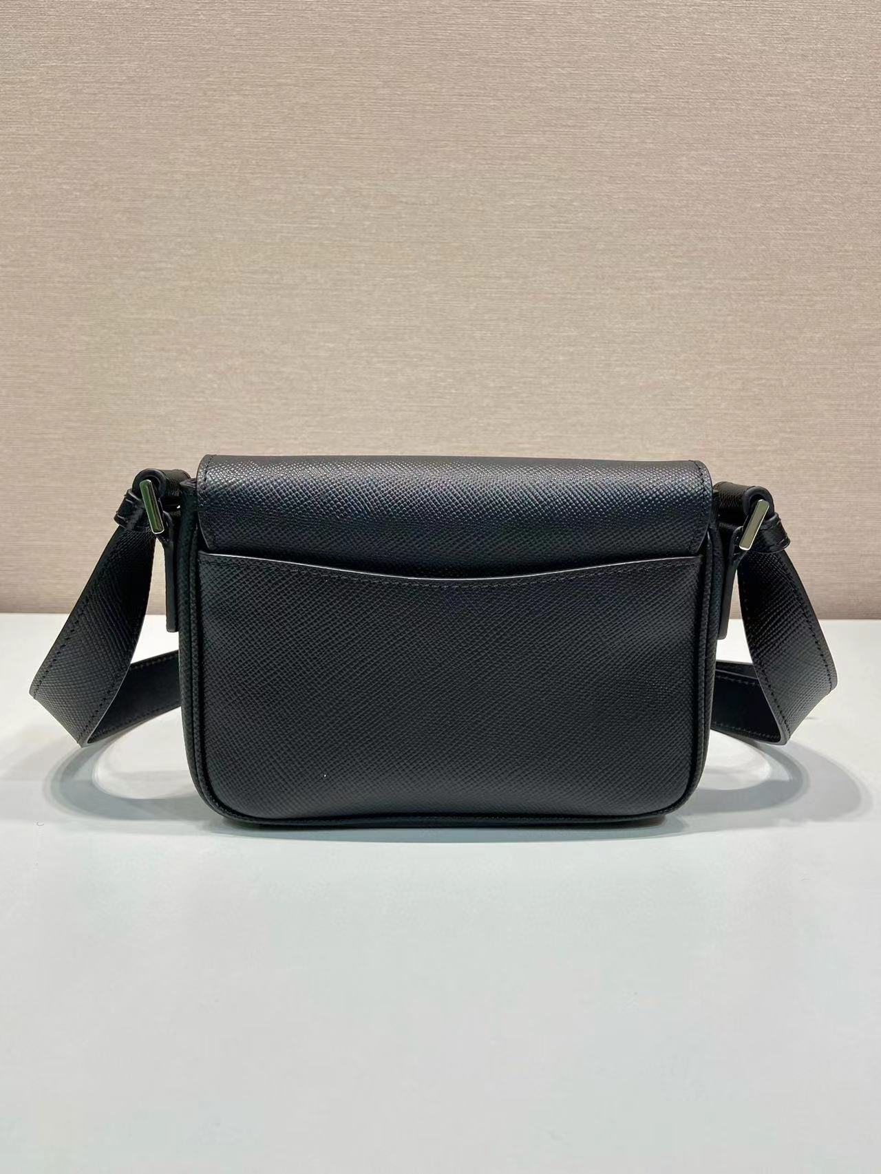 Prada プラダ バッグ