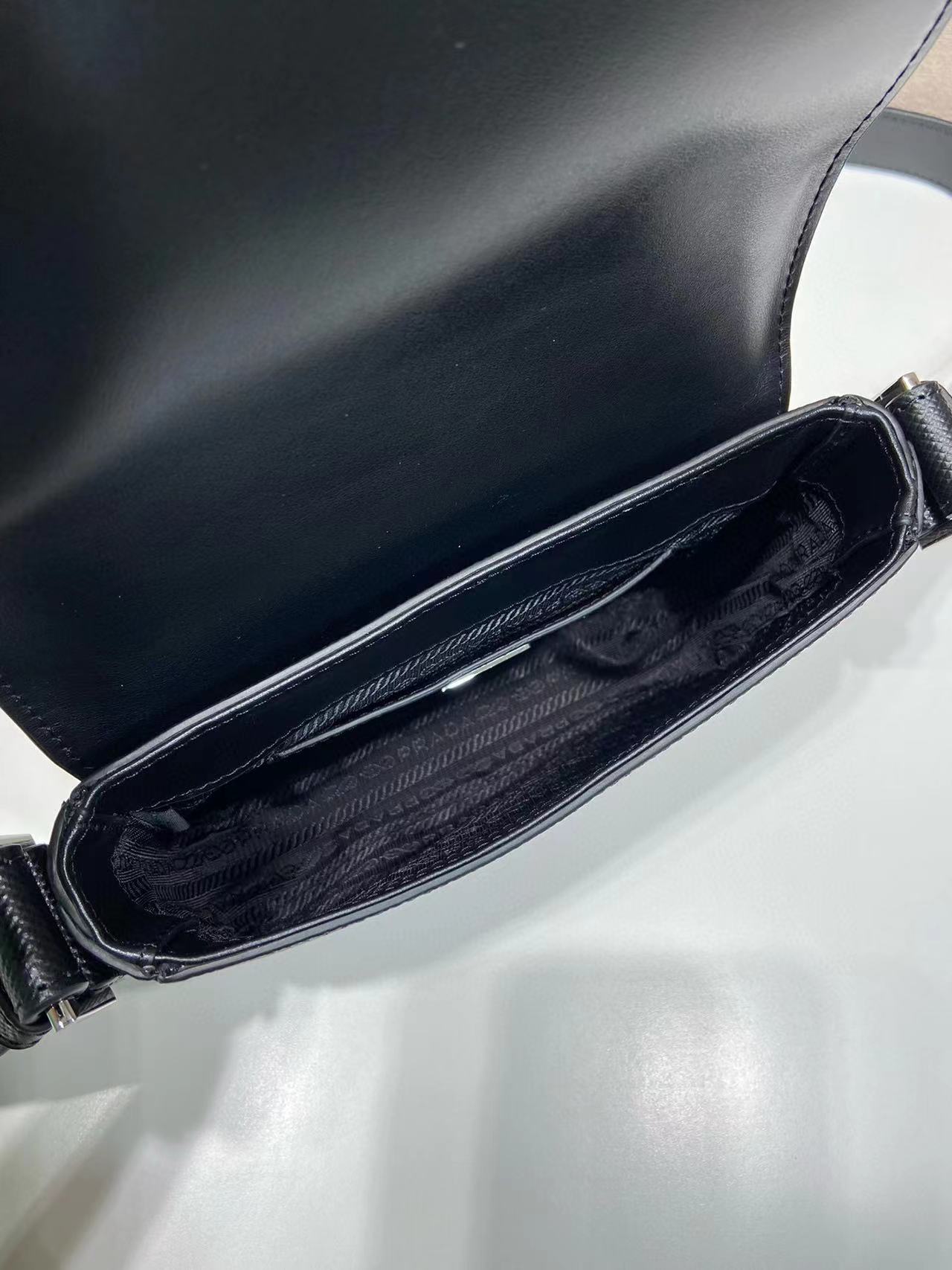 Prada プラダ バッグ