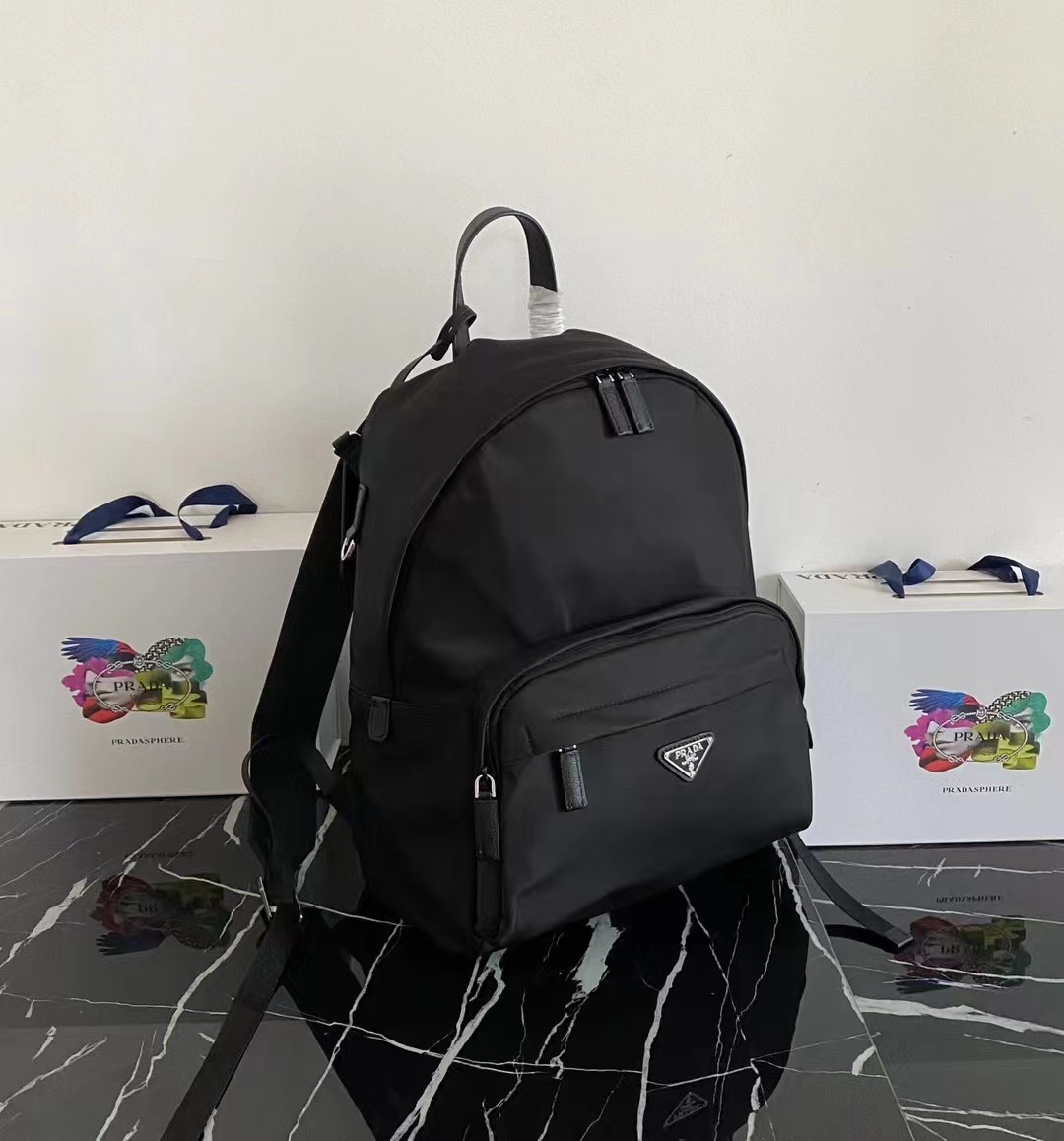 Prada プラダ バッグ