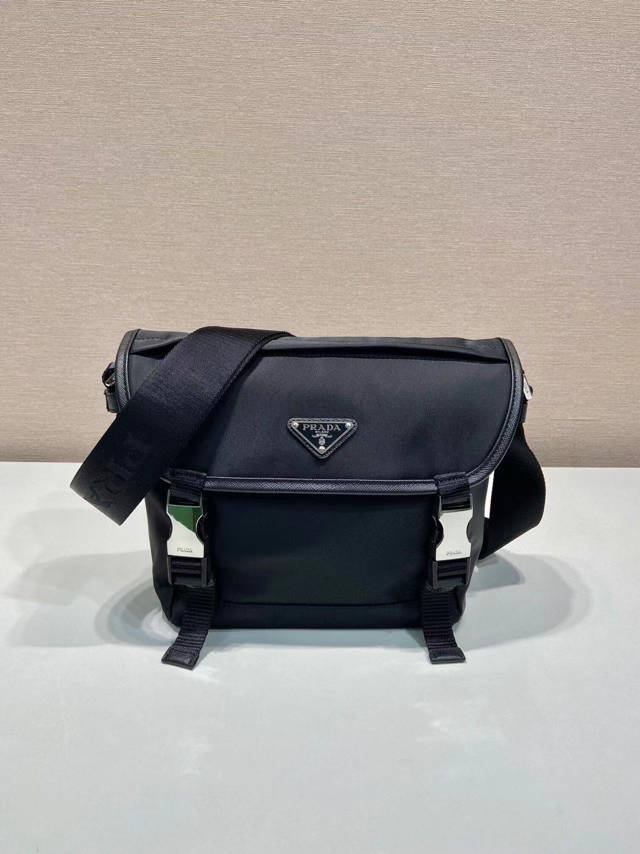 Prada プラダ バッグ