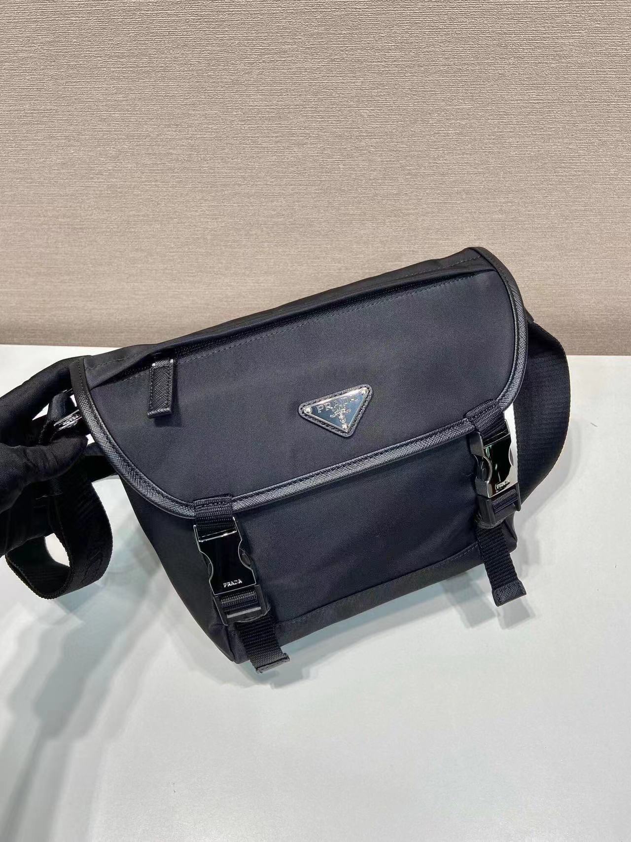 Prada プラダ バッグ