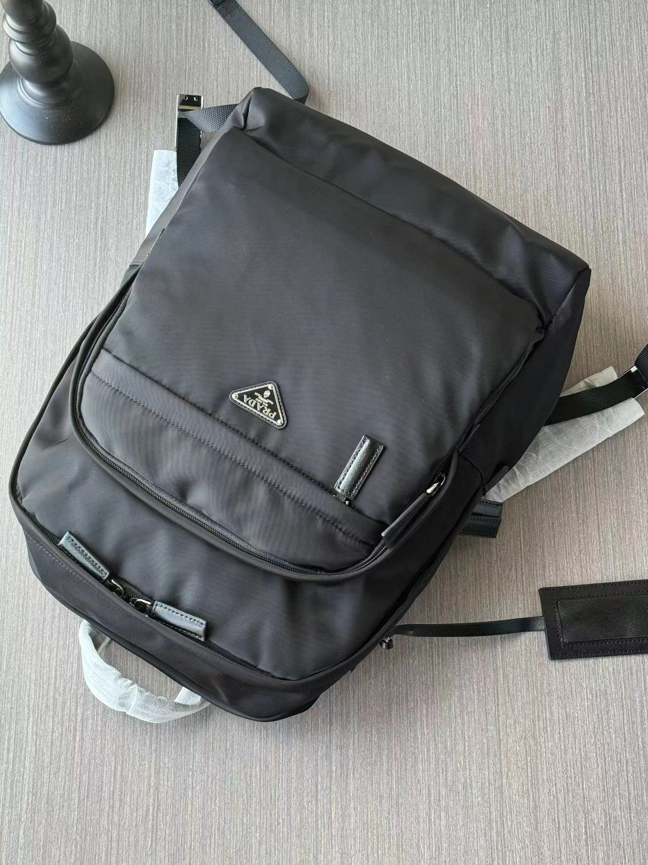 Prada プラダ バッグ