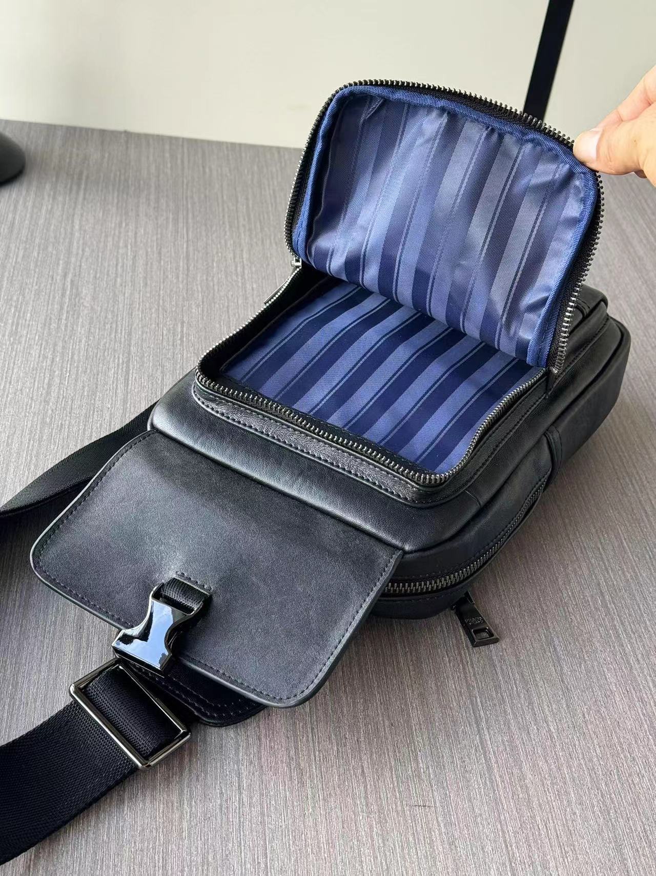 Prada プラダ バッグ