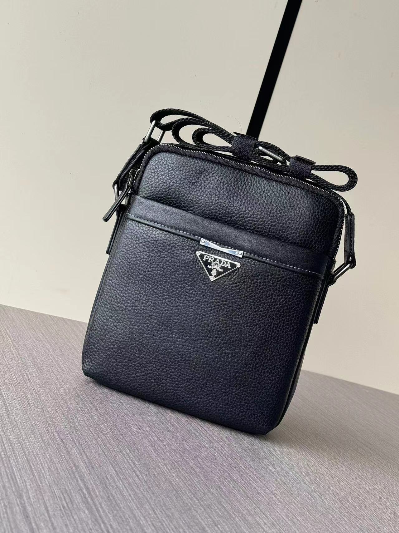 Prada プラダ バッグ