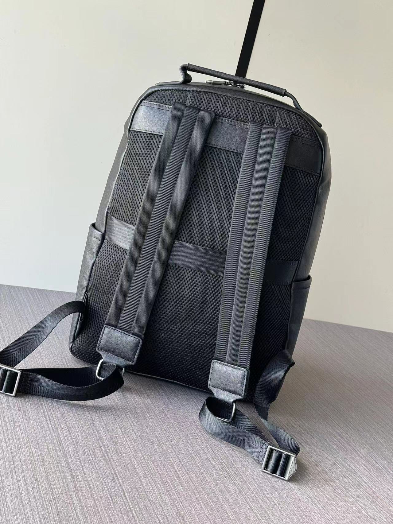 Prada プラダ バッグ