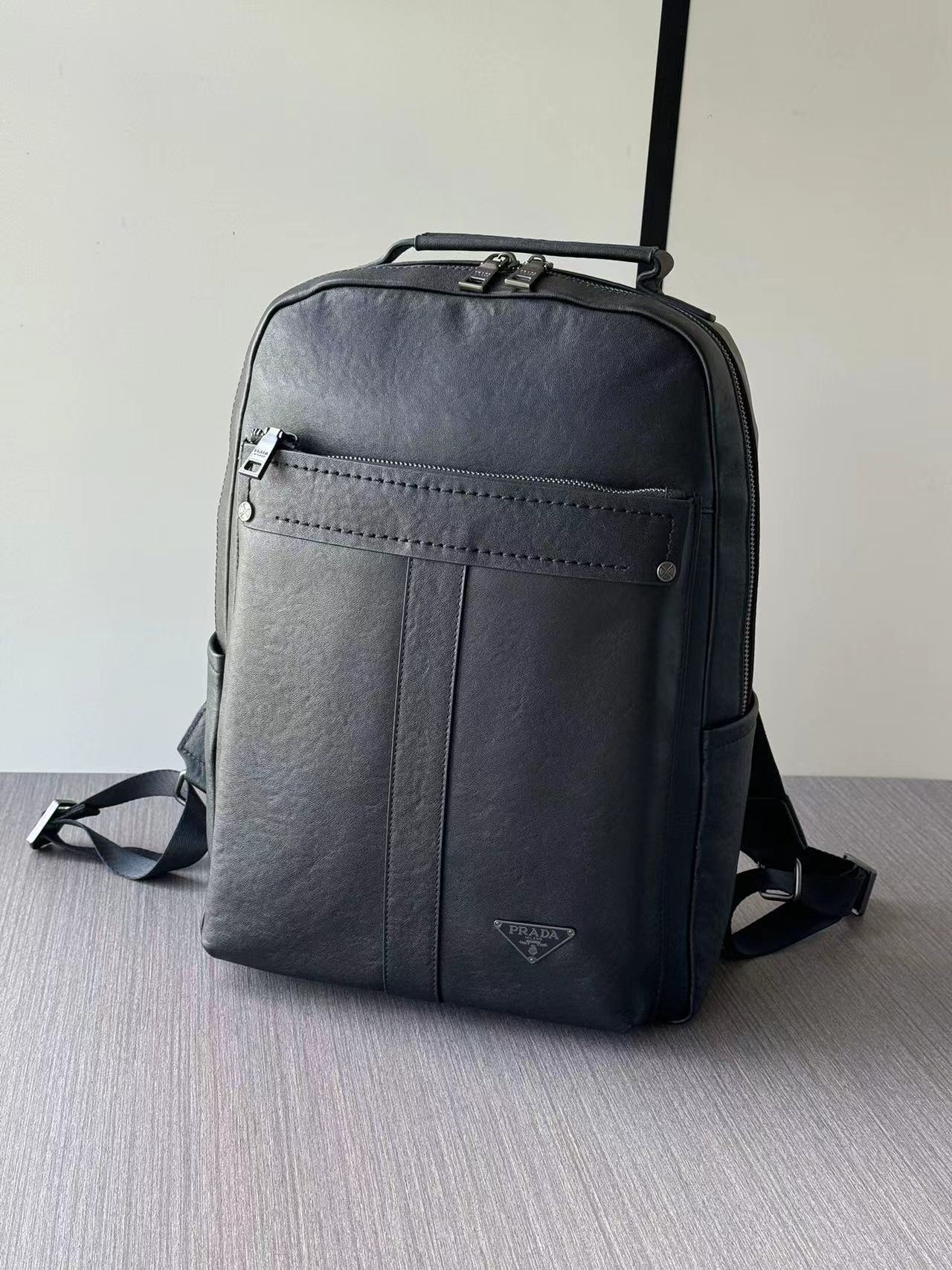Prada プラダ バッグ