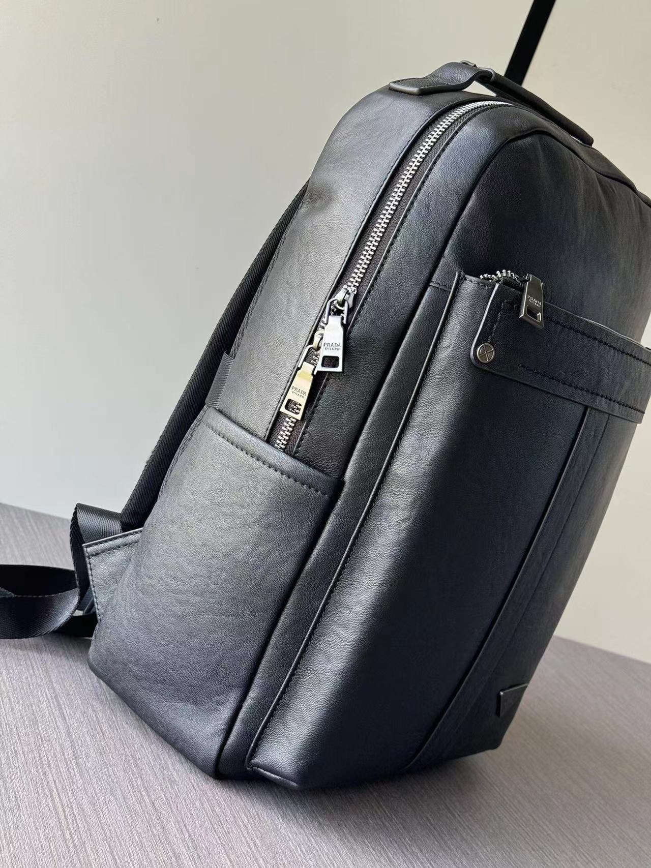 Prada プラダ バッグ