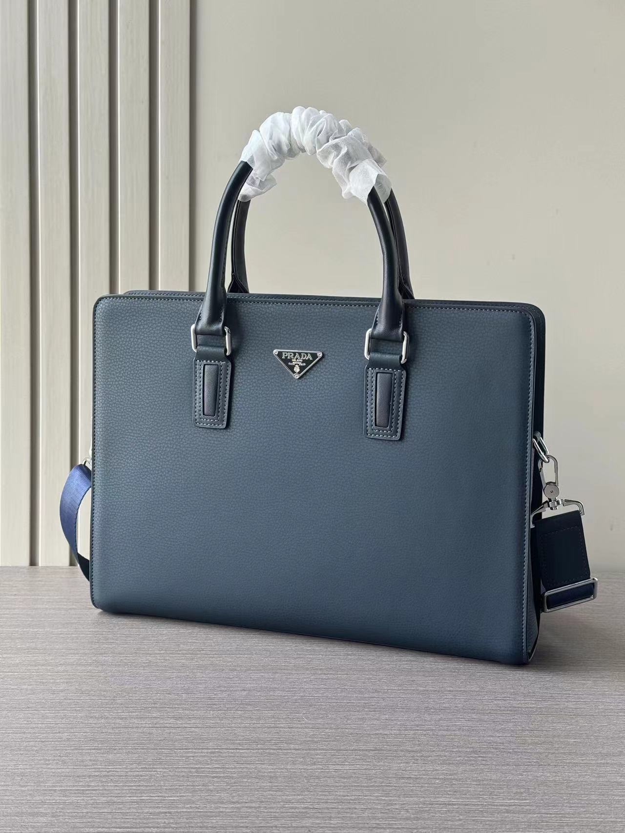 Prada プラダ バッグ