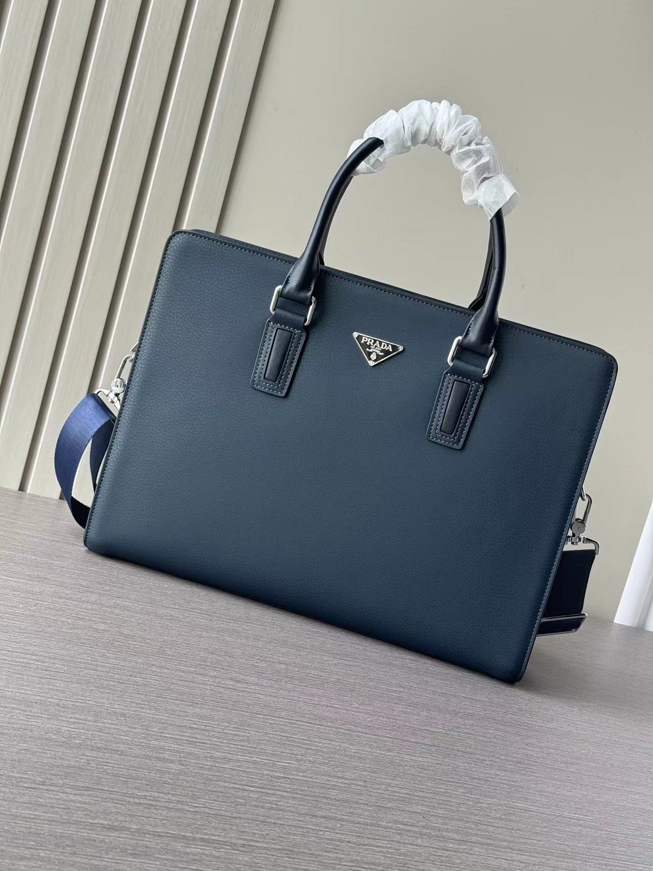 Prada プラダ バッグ