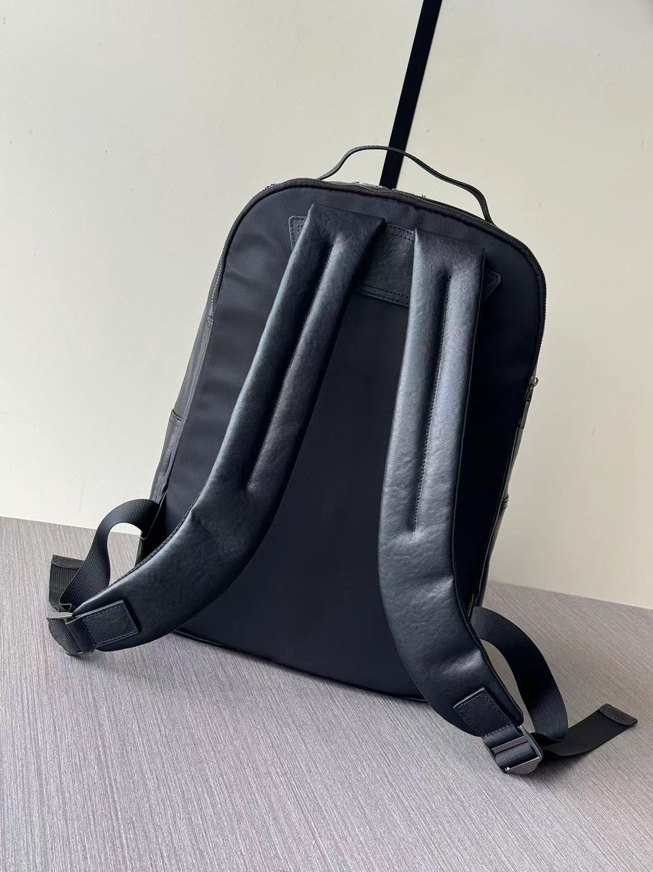 Prada プラダ バッグ