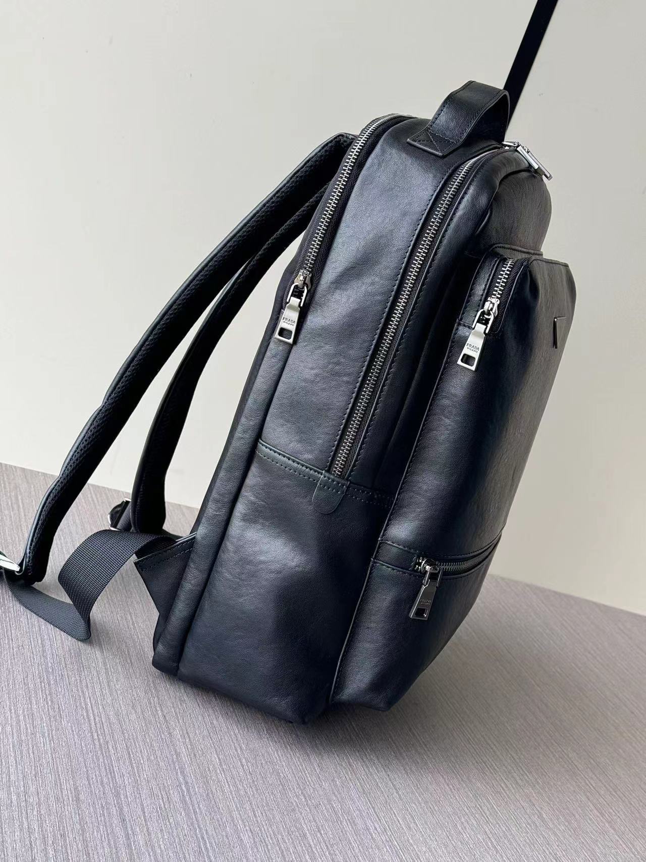 Prada プラダ バッグ