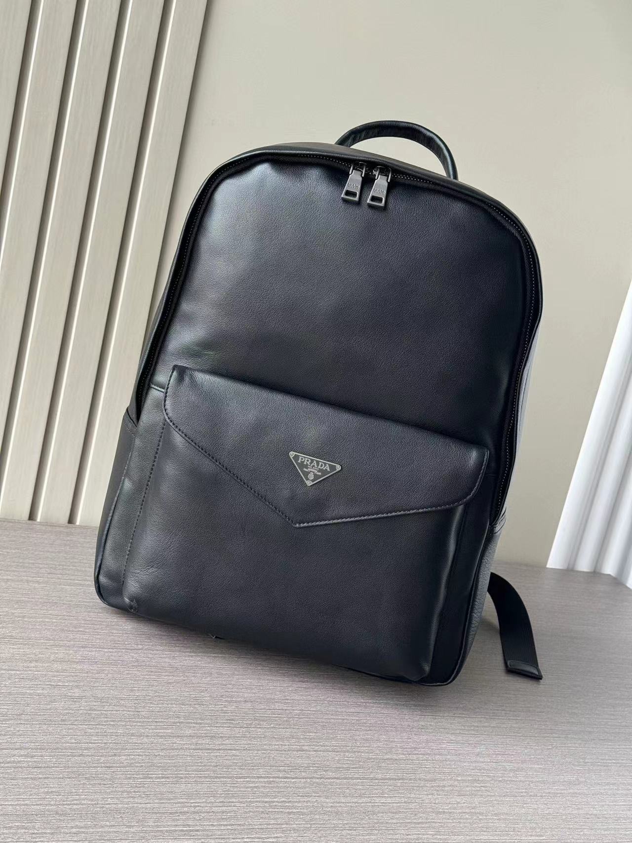 Prada プラダ バッグ