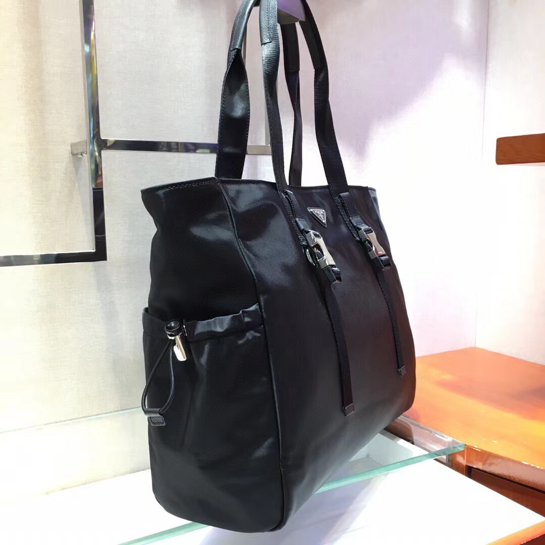 Prada プラダ バッグ